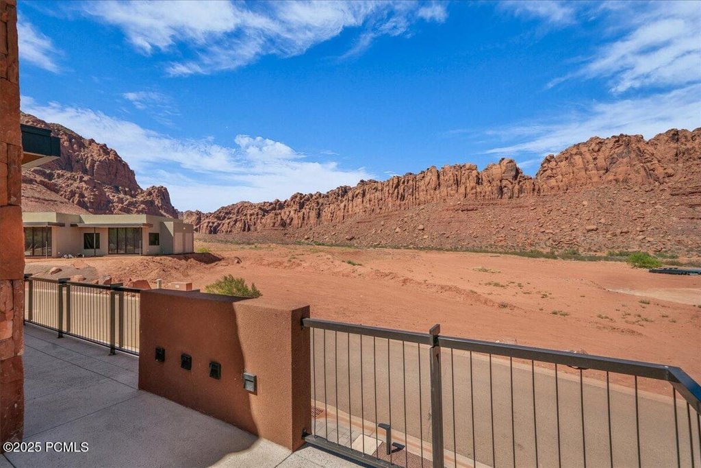 Ivins, Utah, 84738, United States, 5 Bedrooms Bedrooms, ,4.5 BathroomsBathrooms,Residential,Forsale,1994167