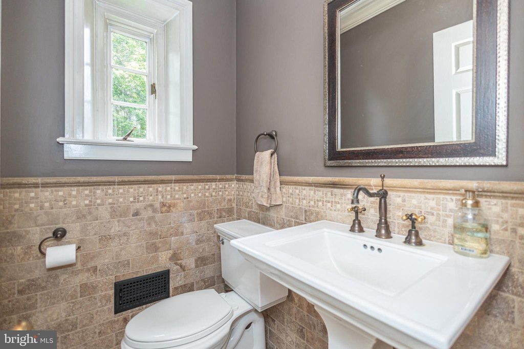 NEW HOPE, Pennsylvania, 18938, United States, 5 Bedrooms Bedrooms, ,4.5 BathroomsBathrooms,Residential,Forsale,1905145