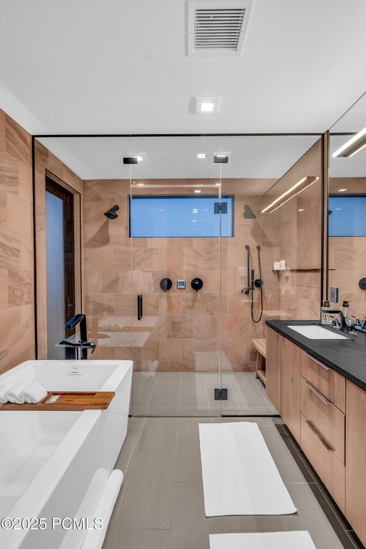 Ivins, Utah, 84738, United States, 5 Bedrooms Bedrooms, ,5.5 BathroomsBathrooms,Residential,Forsale,1994168