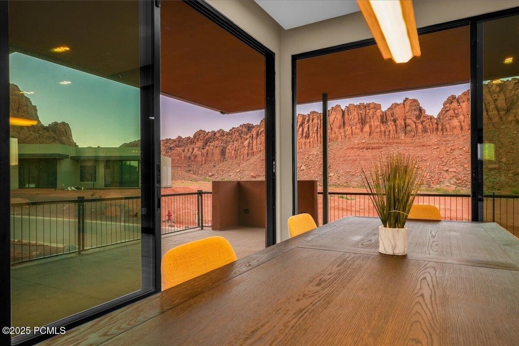 Ivins, Utah, 84738, United States, 5 Bedrooms Bedrooms, ,4.5 BathroomsBathrooms,Residential,Forsale,1994167