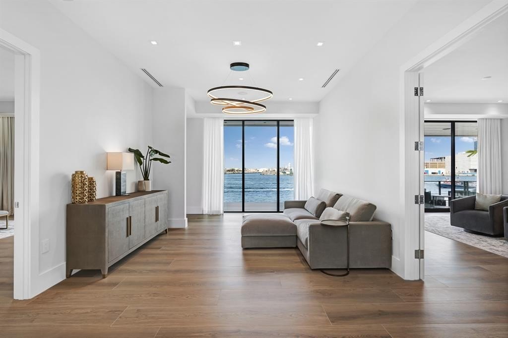 Fort Lauderdale, Florida, 33316, United States, 5 Bedrooms Bedrooms, ,6.5 BathroomsBathrooms,Residential,Forsale,1951896