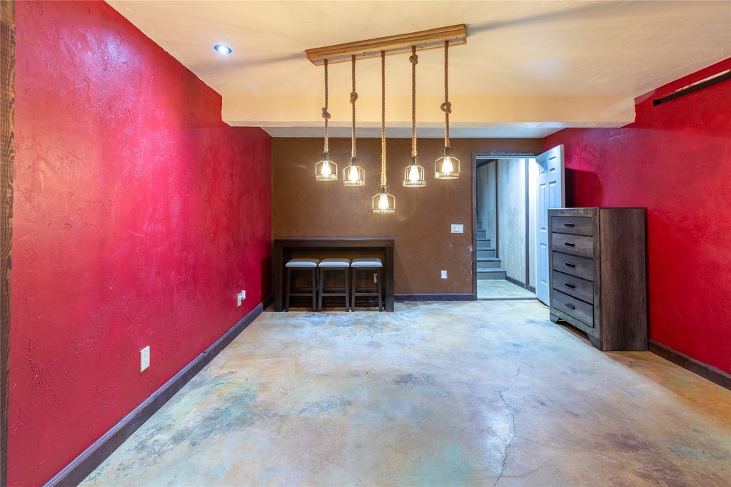 Rollins, Montana, 59931, United States, 5 Bedrooms Bedrooms, ,4 BathroomsBathrooms,Residential,Forsale,1941184