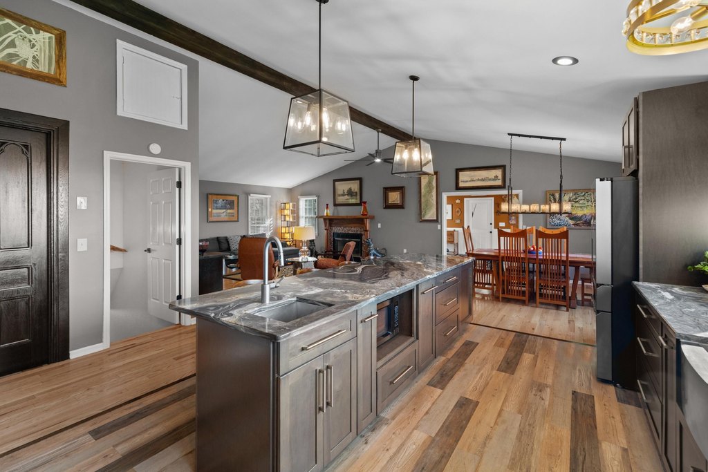 Dandridge, Tennessee, 37725, United States, 3 Bedrooms Bedrooms, ,3 BathroomsBathrooms,Residential,Forsale,1986956