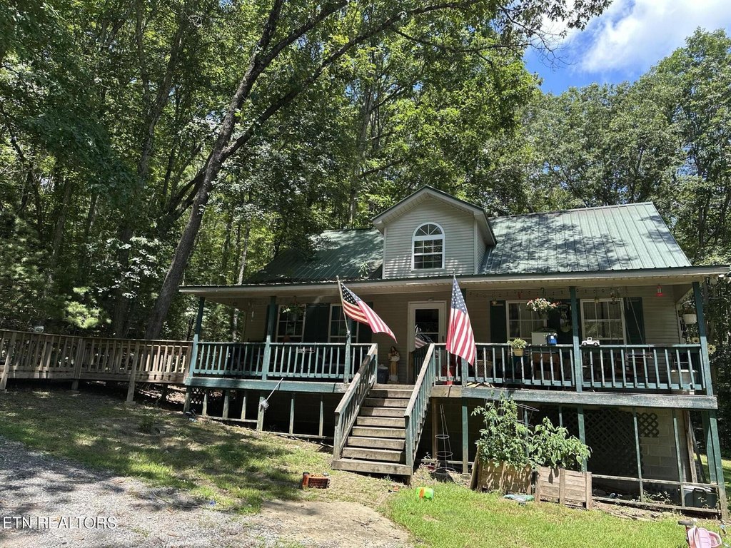 Rockwood, Tennessee, 37854, United States, 3 Bedrooms Bedrooms, ,2 BathroomsBathrooms,Residential,Forsale,1929833