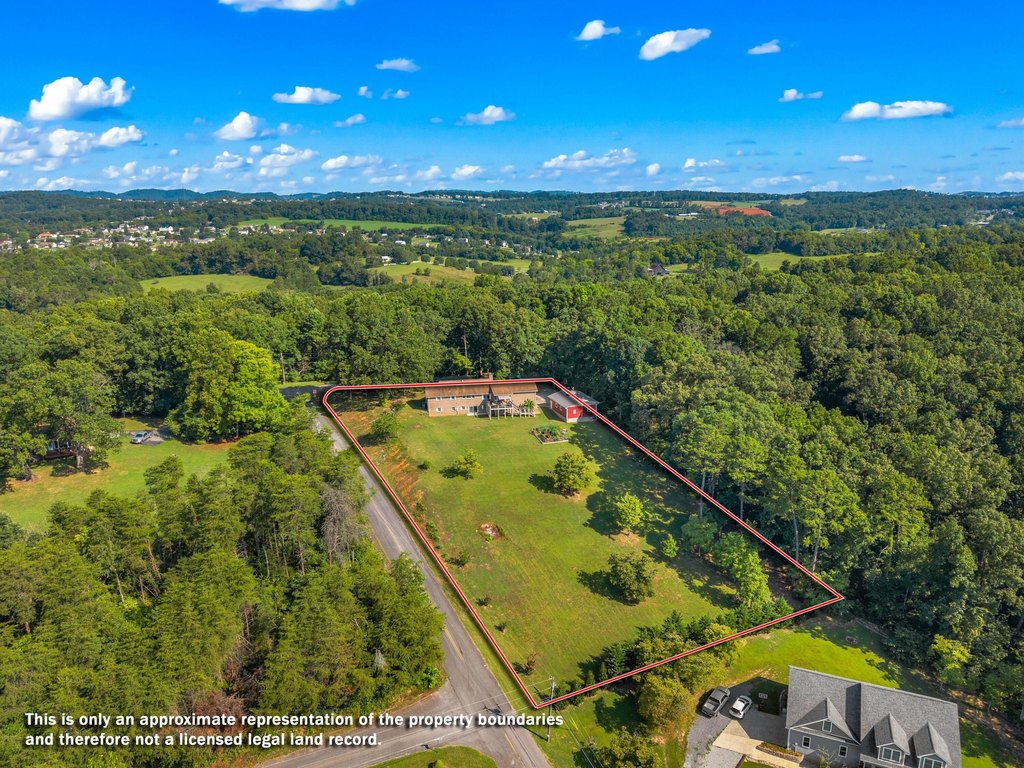 Dandridge, Tennessee, 37725, United States, 3 Bedrooms Bedrooms, ,3 BathroomsBathrooms,Residential,Forsale,1986956