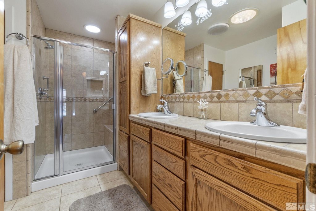 Gerlach, Nevada, 89412, United States, 4 Bedrooms Bedrooms, ,3.5 BathroomsBathrooms,Residential,Forsale,1910330