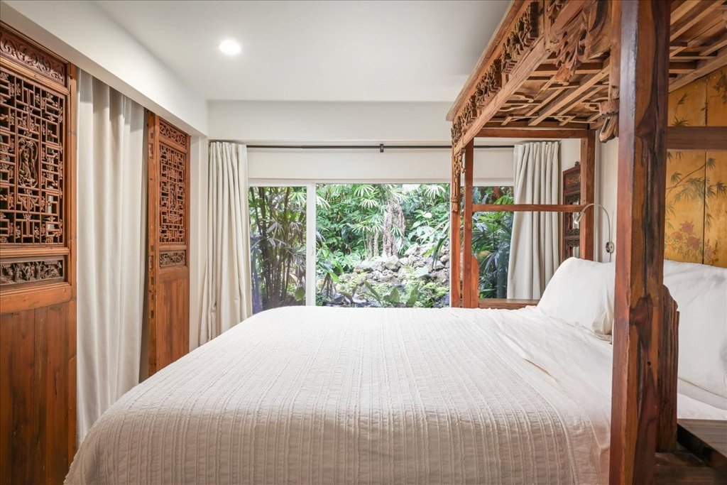 Kailua-Kona, Hawaii, 96740, United States, 5 Bedrooms Bedrooms, ,4.5 BathroomsBathrooms,Residential,Forsale,2004385