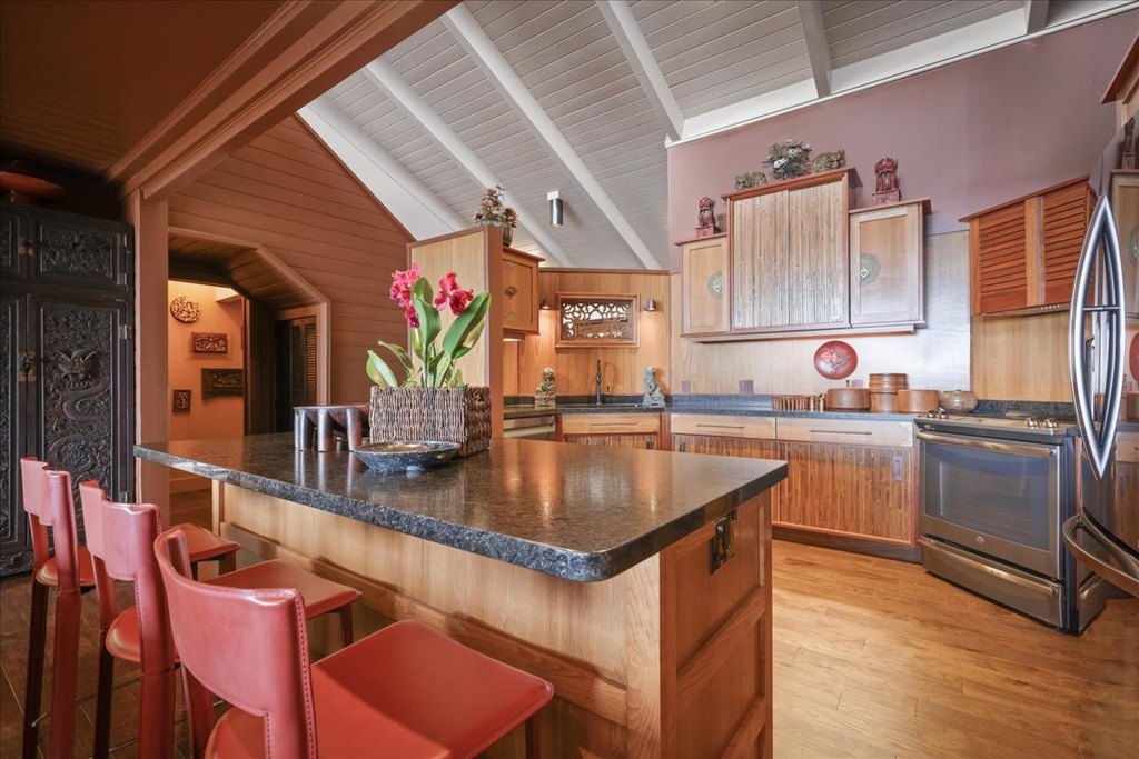 Kailua-Kona, Hawaii, 96740, United States, 5 Bedrooms Bedrooms, ,4.5 BathroomsBathrooms,Residential,Forsale,2004385