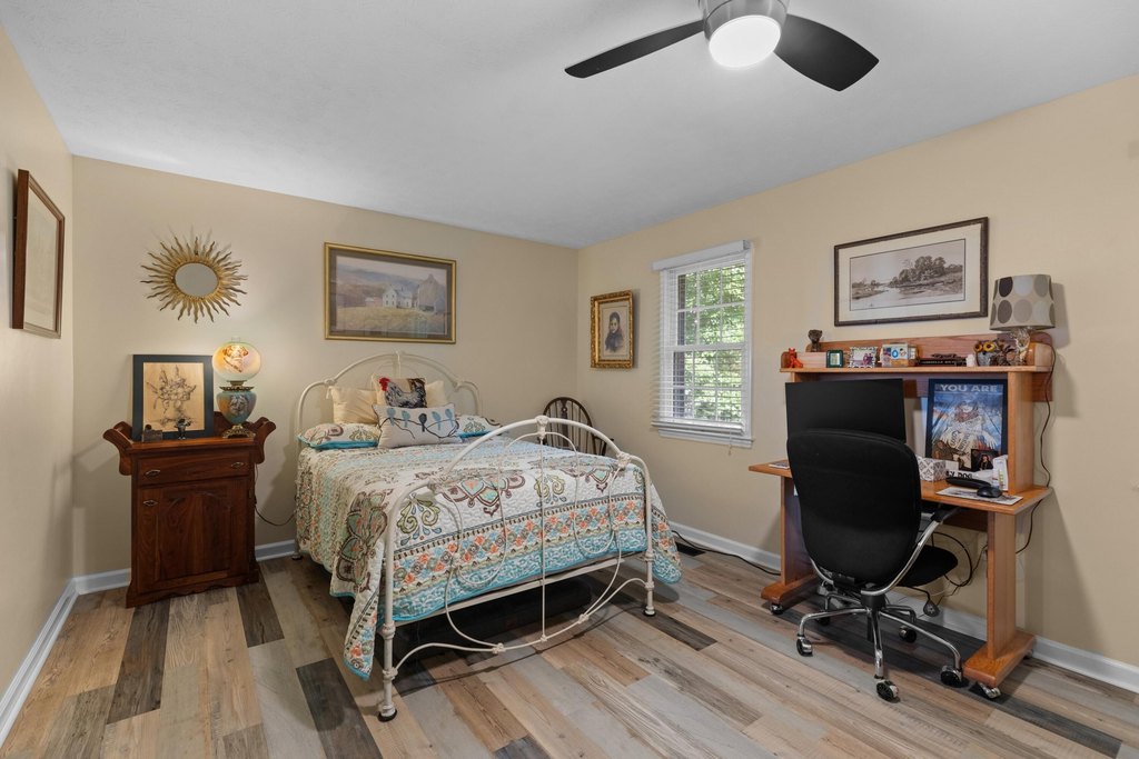 Dandridge, Tennessee, 37725, United States, 3 Bedrooms Bedrooms, ,3 BathroomsBathrooms,Residential,Forsale,1986956