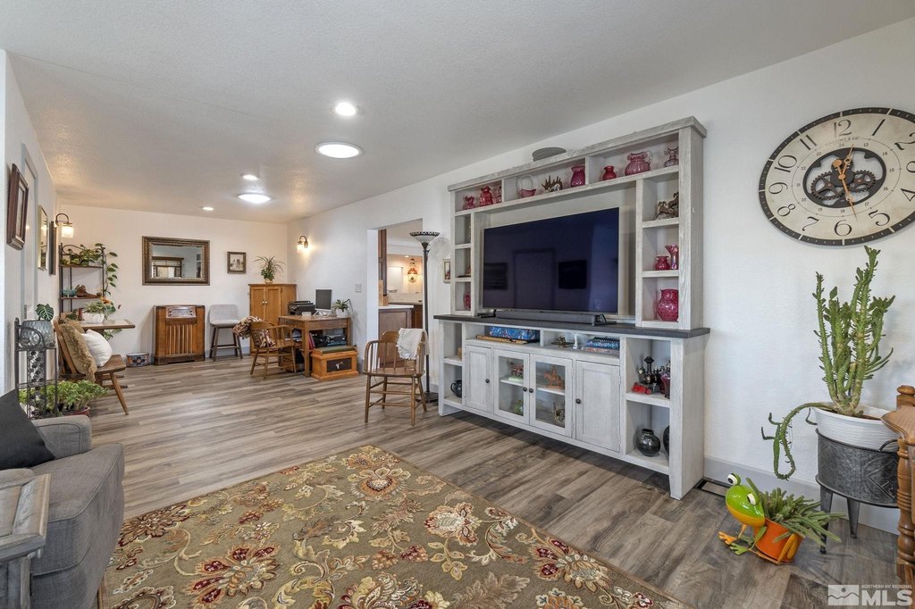 Gerlach, Nevada, 89412, United States, 4 Bedrooms Bedrooms, ,3.5 BathroomsBathrooms,Residential,Forsale,1910330