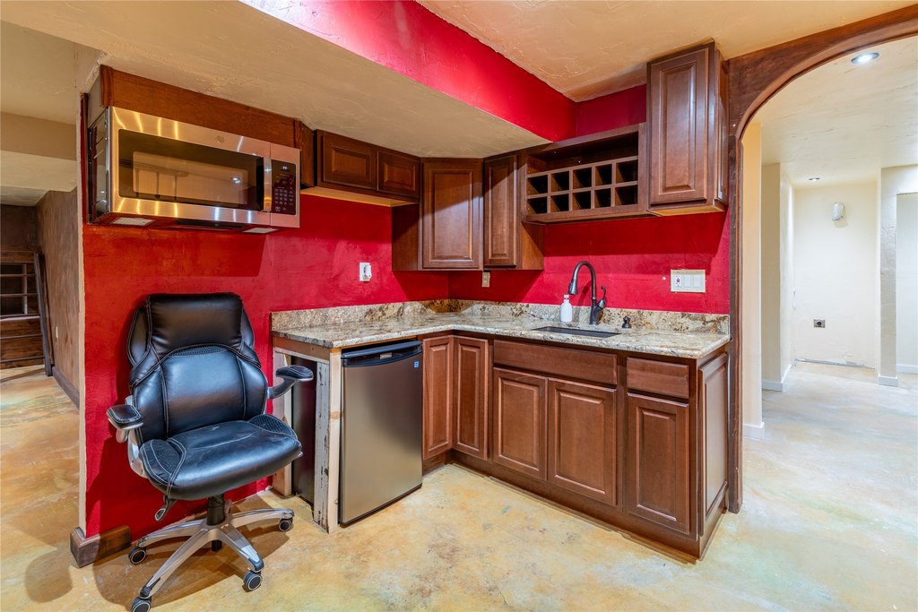 Rollins, Montana, 59931, United States, 5 Bedrooms Bedrooms, ,4 BathroomsBathrooms,Residential,Forsale,1941184