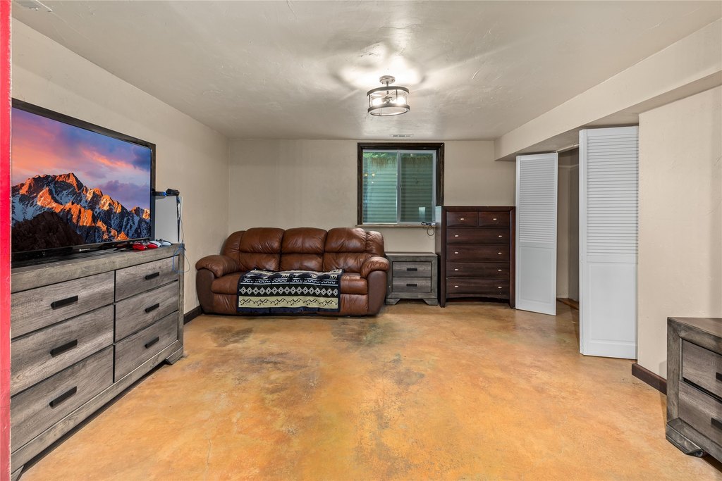 Rollins, Montana, 59931, United States, 5 Bedrooms Bedrooms, ,4 BathroomsBathrooms,Residential,Forsale,1941184