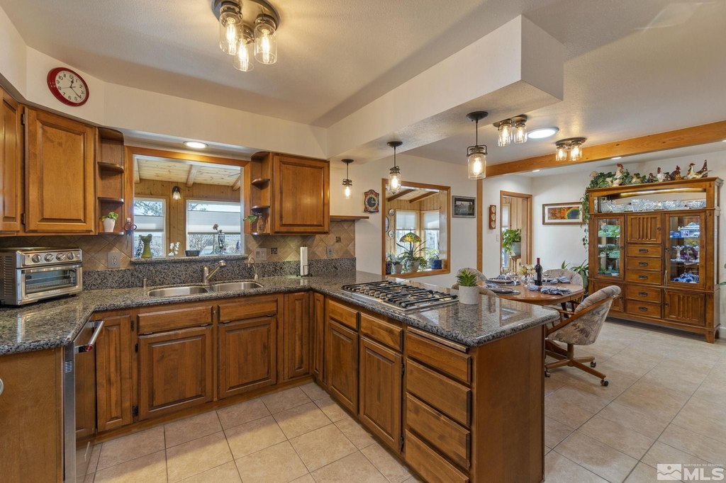 Gerlach, Nevada, 89412, United States, 4 Bedrooms Bedrooms, ,3.5 BathroomsBathrooms,Residential,Forsale,1910330