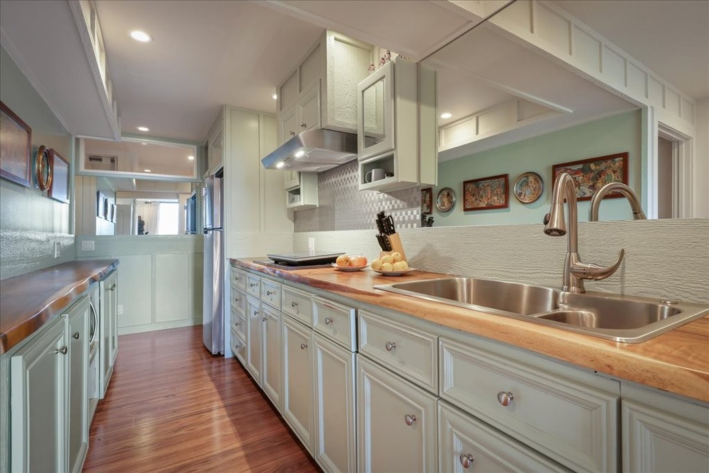 Kailua-Kona, Hawaii, 96740, United States, 5 Bedrooms Bedrooms, ,4.5 BathroomsBathrooms,Residential,Forsale,2004385