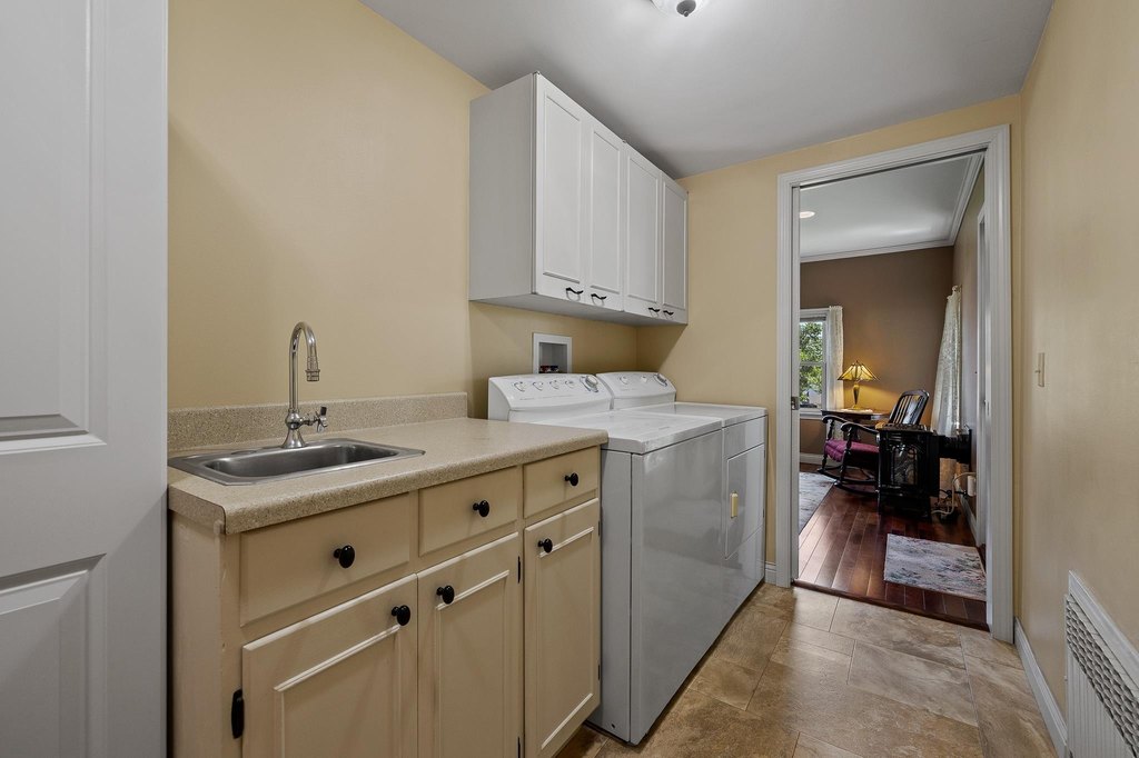 Rapid City, South Dakota, 57701, United States, 4 Bedrooms Bedrooms, ,4.5 BathroomsBathrooms,Residential,Forsale,1918999