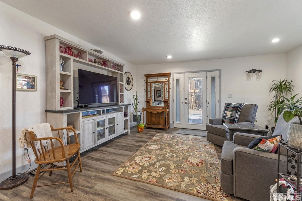 Gerlach, Nevada, 89412, United States, 4 Bedrooms Bedrooms, ,3.5 BathroomsBathrooms,Residential,Forsale,1910330
