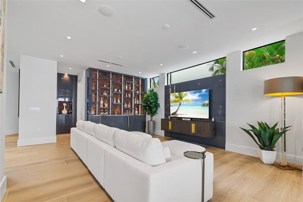Fort Lauderdale, Florida, 33316, United States, 5 Bedrooms Bedrooms, ,6.5 BathroomsBathrooms,Residential,Forsale,1951896