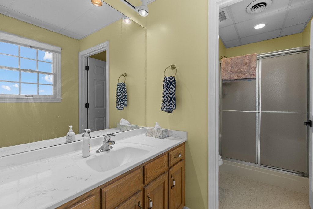 Dandridge, Tennessee, 37725, United States, 3 Bedrooms Bedrooms, ,3 BathroomsBathrooms,Residential,Forsale,1986956