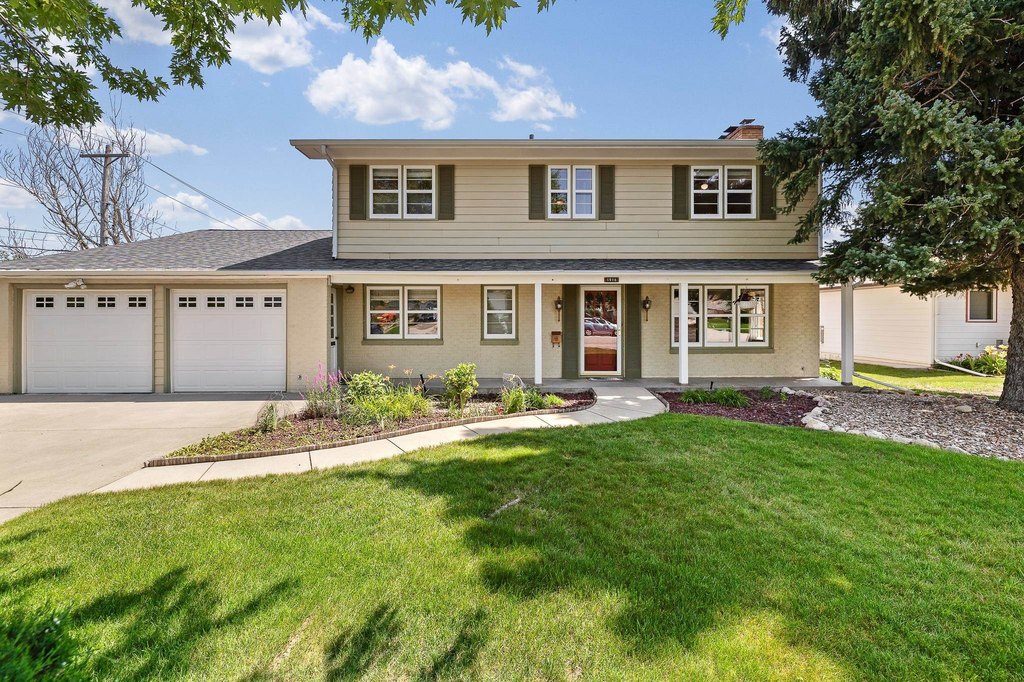 Rapid City, South Dakota, 57701, United States, 4 Bedrooms Bedrooms, ,4.5 BathroomsBathrooms,Residential,Forsale,1918999