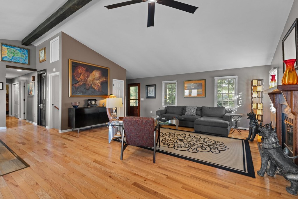 Dandridge, Tennessee, 37725, United States, 3 Bedrooms Bedrooms, ,3 BathroomsBathrooms,Residential,Forsale,1986956