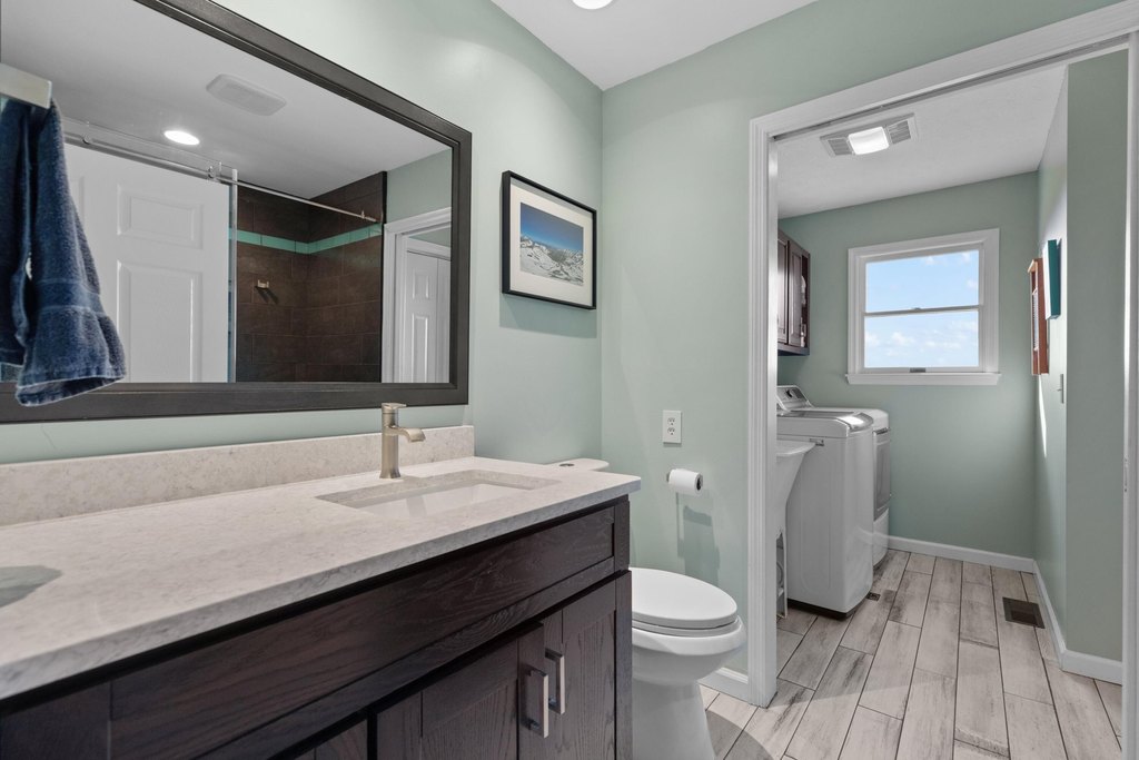 Dandridge, Tennessee, 37725, United States, 3 Bedrooms Bedrooms, ,3 BathroomsBathrooms,Residential,Forsale,1986956