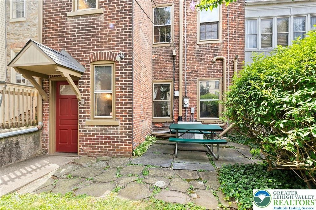 Bethlehem City, Pennsylvania, 18018, United States, 2 Bedrooms Bedrooms, ,1.5 BathroomsBathrooms,Residential,Forsale,2004211