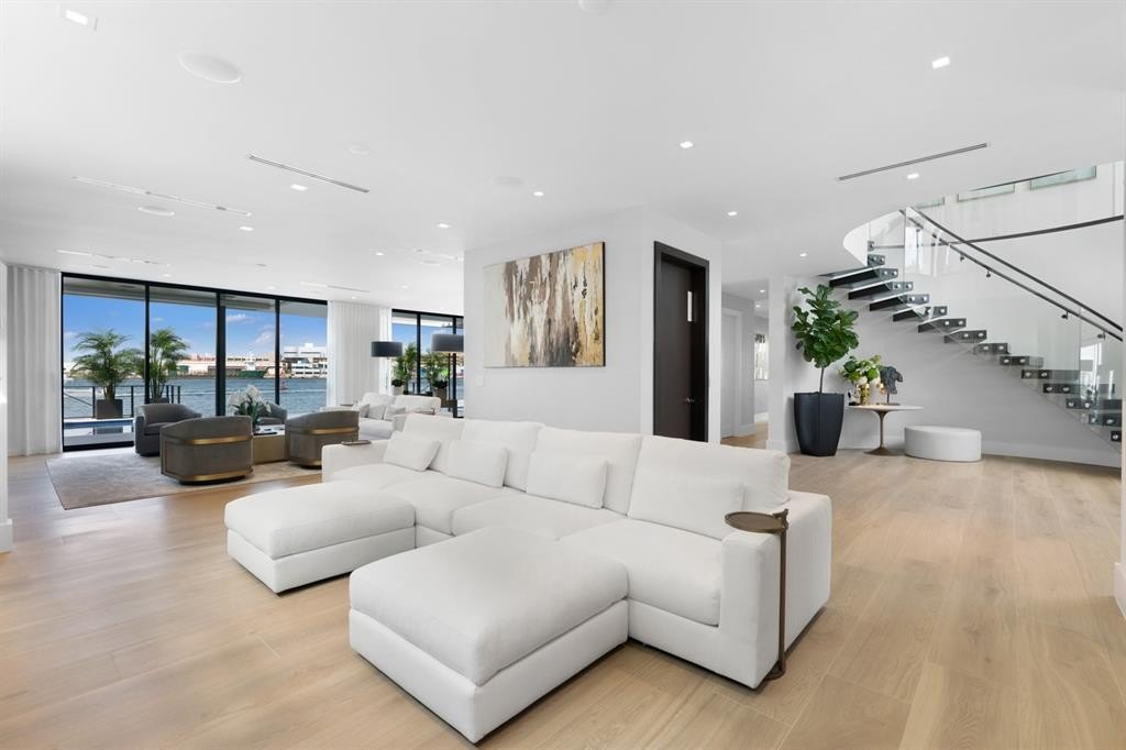 Fort Lauderdale, Florida, 33316, United States, 5 Bedrooms Bedrooms, ,6.5 BathroomsBathrooms,Residential,Forsale,1951896