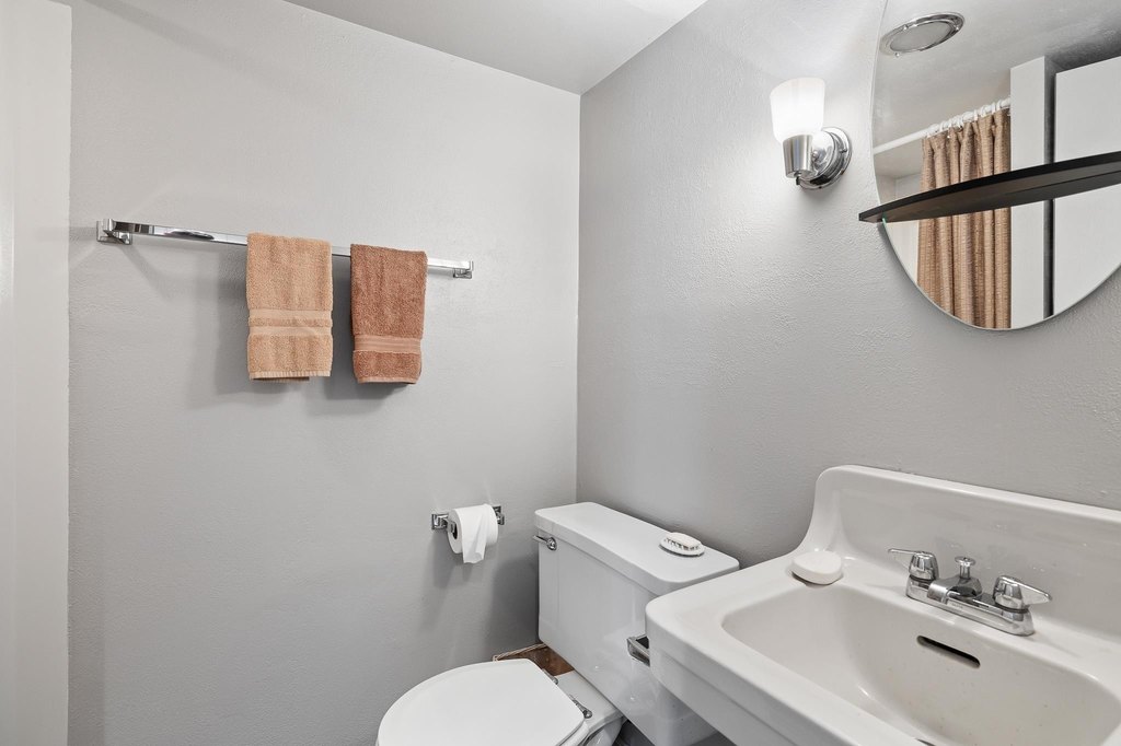 Rapid City, South Dakota, 57701, United States, 4 Bedrooms Bedrooms, ,4.5 BathroomsBathrooms,Residential,Forsale,1918999