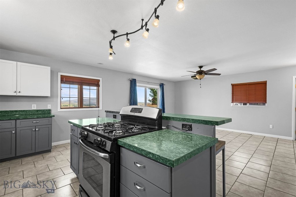 Livingston, Montana, 59047, United States, 4 Bedrooms Bedrooms, ,2 BathroomsBathrooms,Residential,Forsale,1944300