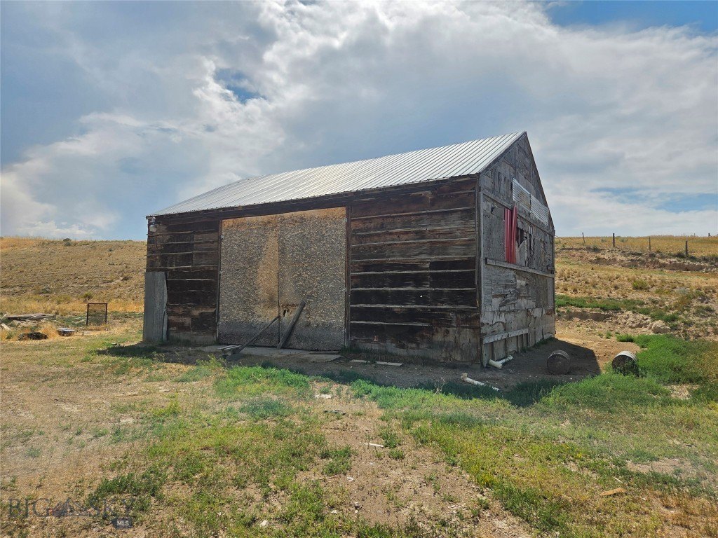 Twin Bridges, Montana, 59754, United States, 3 Bedrooms Bedrooms, ,1.5 BathroomsBathrooms,Residential,Forsale,1914983