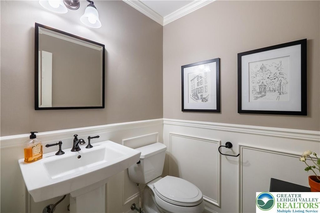 Lower Saucon Twp, Pennsylvania, 18015, United States, 6 Bedrooms Bedrooms, ,2.5 BathroomsBathrooms,Residential,Forsale,1929508