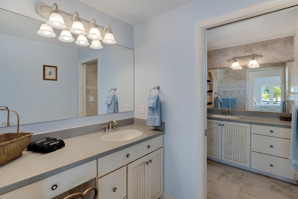 Plantation Key, Florida, 33036, United States, 4 Bedrooms Bedrooms, ,4 BathroomsBathrooms,Residential,Forsale,2011121