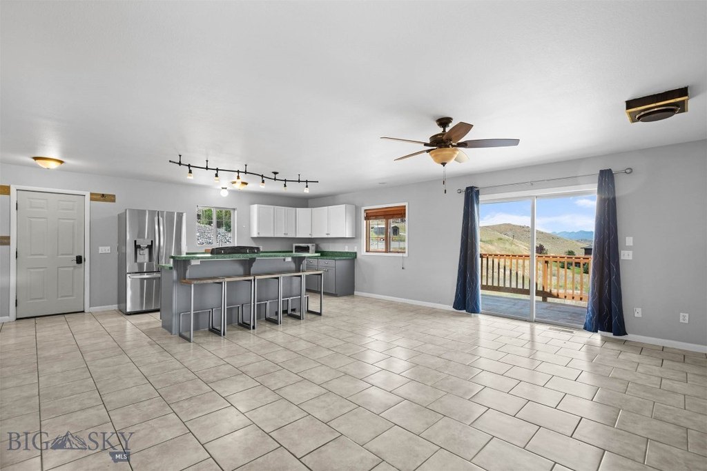 Livingston, Montana, 59047, United States, 4 Bedrooms Bedrooms, ,2 BathroomsBathrooms,Residential,Forsale,1944300