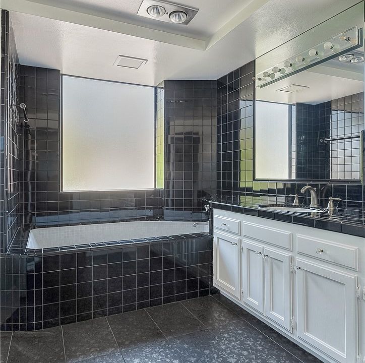 Westlake Village, California, 91361, United States, 4 Bedrooms Bedrooms, ,5 BathroomsBathrooms,Residential,Forsale,1919220