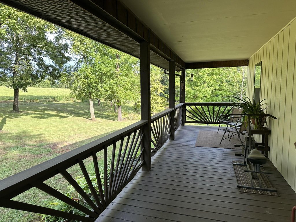 Dandridge, Tennessee, 37725, United States, 3 Bedrooms Bedrooms, ,2 BathroomsBathrooms,Residential,Forsale,1919014