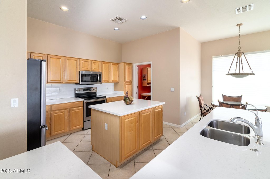 Gold Canyon, Arizona, 85118, United States, 2 Bedrooms Bedrooms, ,2 BathroomsBathrooms,Residential,Forsale,1953463