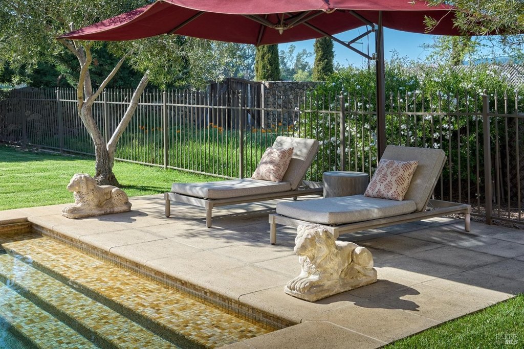 Sonoma, California, 95476, United States, 5 Bedrooms Bedrooms, ,4.5 BathroomsBathrooms,Residential,Forsale,1968170