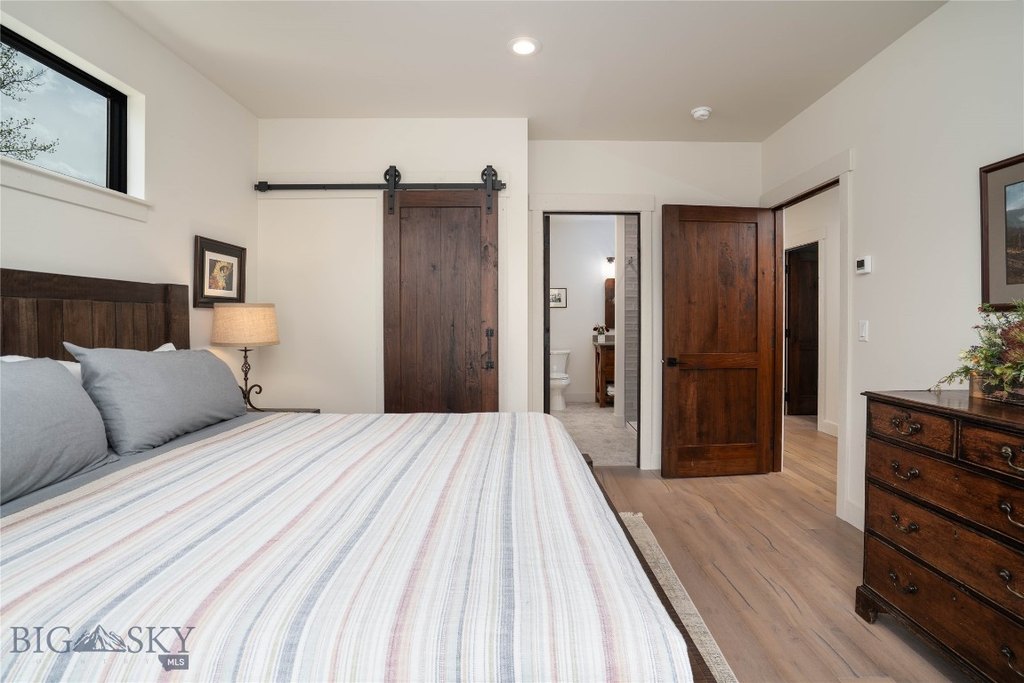 Gallatin Gateway, Montana, 59730, United States, 4 Bedrooms Bedrooms, ,3.5 BathroomsBathrooms,Residential,Forsale,1894829