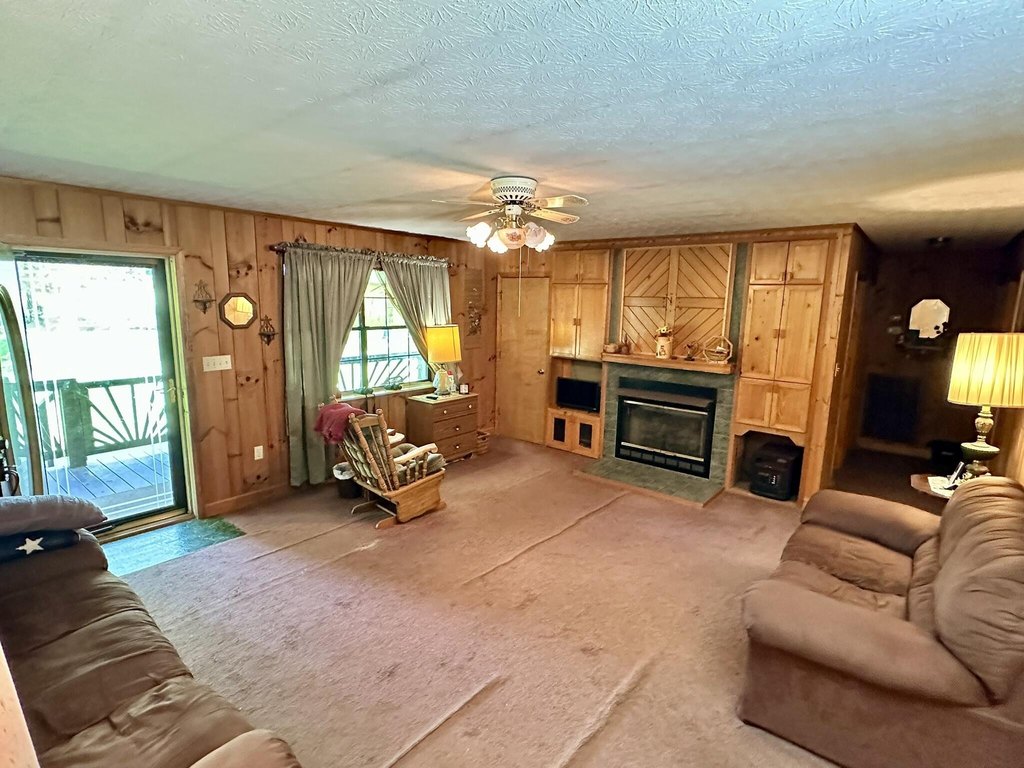 Dandridge, Tennessee, 37725, United States, 3 Bedrooms Bedrooms, ,2 BathroomsBathrooms,Residential,Forsale,1919014