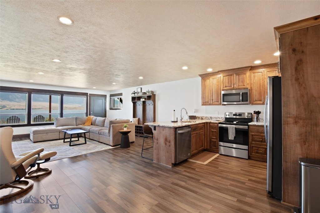 McAllister, Montana, 59729, United States, 4 Bedrooms Bedrooms, ,3.5 BathroomsBathrooms,Residential,Forsale,1915011