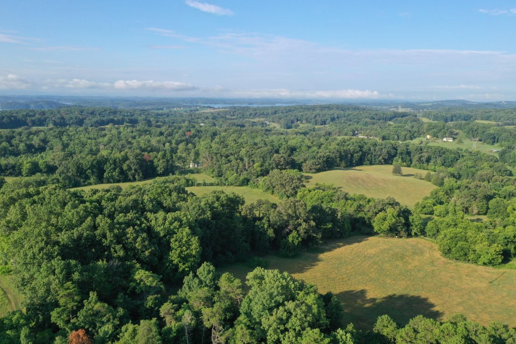 Dandridge, Tennessee, 37725, United States, 3 Bedrooms Bedrooms, ,2 BathroomsBathrooms,Residential,Forsale,1919014