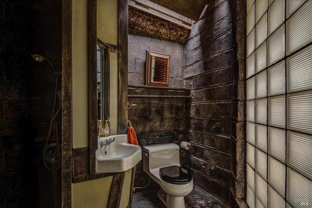 Santa Rosa, California, 95404, United States, 3 Bedrooms Bedrooms, ,1.5 BathroomsBathrooms,Residential,Forsale,1934051