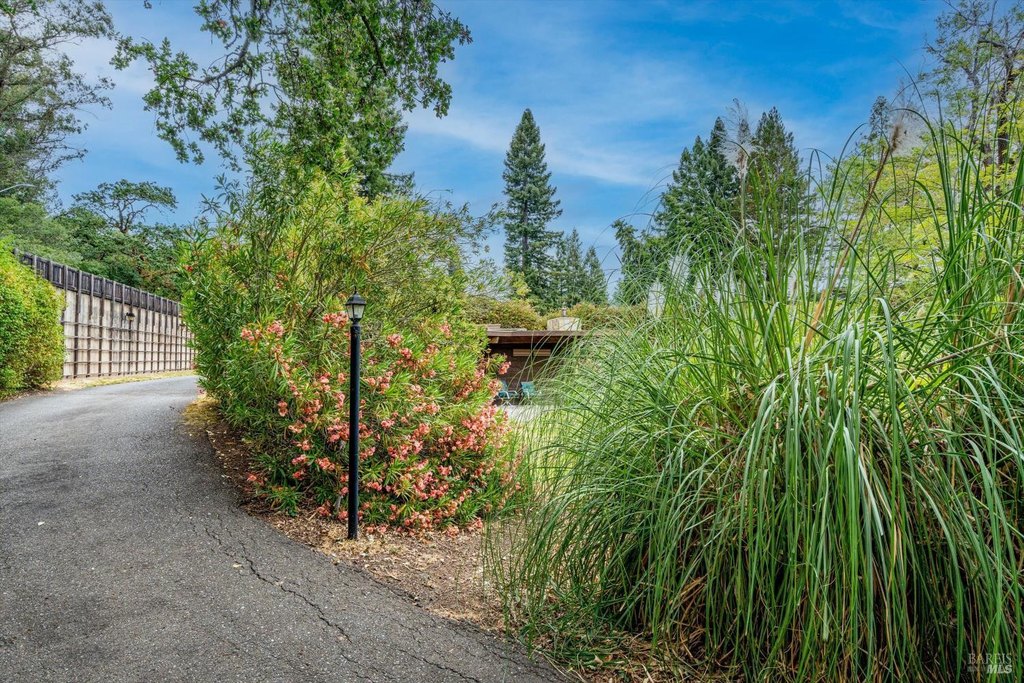 Santa Rosa, California, 95404, United States, 3 Bedrooms Bedrooms, ,1.5 BathroomsBathrooms,Residential,Forsale,1934051