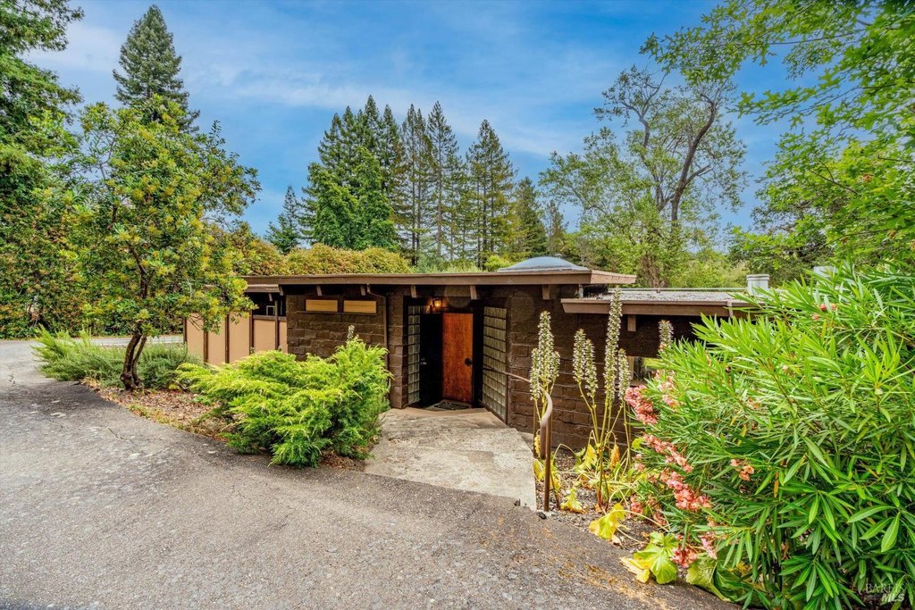 Santa Rosa, California, 95404, United States, 3 Bedrooms Bedrooms, ,1.5 BathroomsBathrooms,Residential,Forsale,1934051