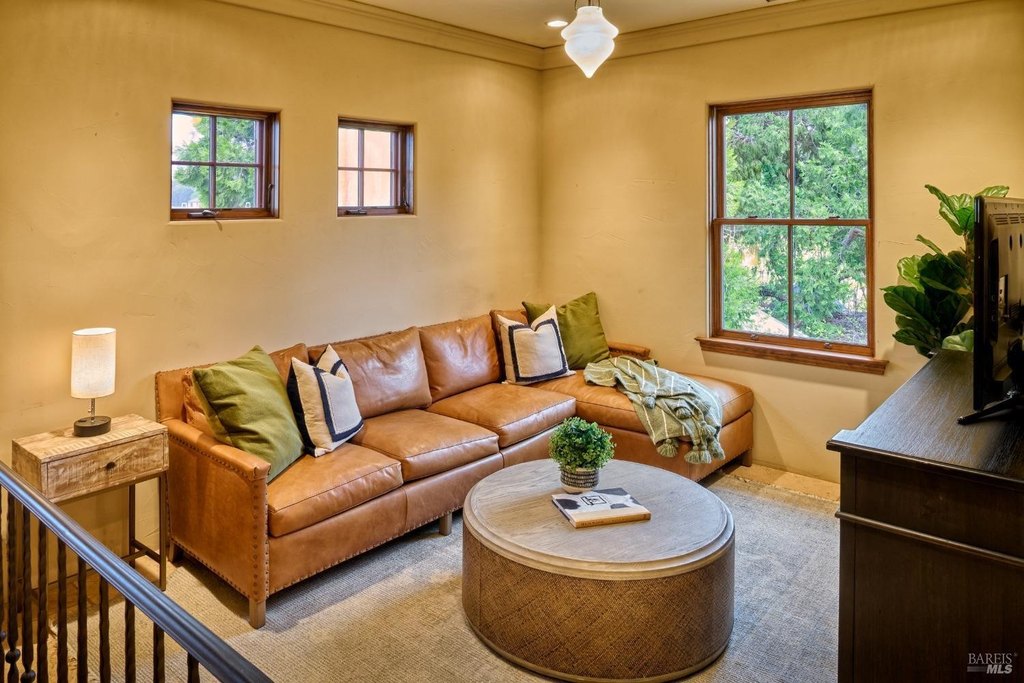 Sonoma, California, 95476, United States, 5 Bedrooms Bedrooms, ,4.5 BathroomsBathrooms,Residential,Forsale,1968170