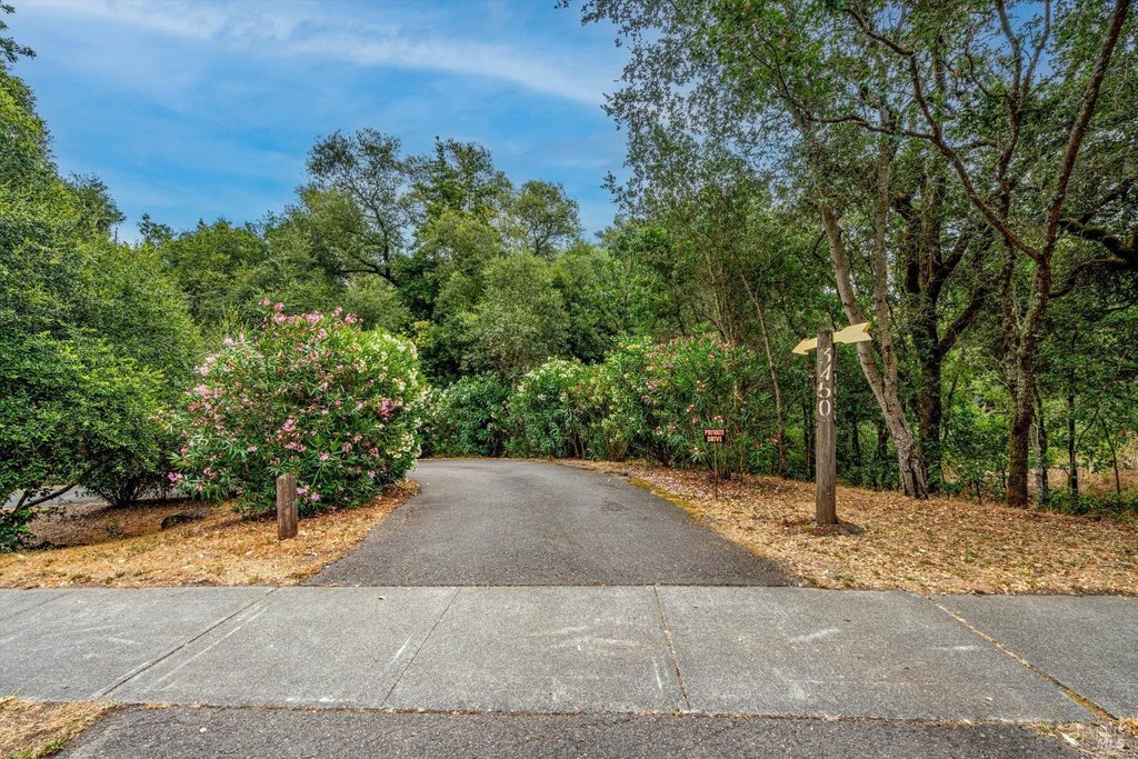 Santa Rosa, California, 95404, United States, 3 Bedrooms Bedrooms, ,1.5 BathroomsBathrooms,Residential,Forsale,1934051
