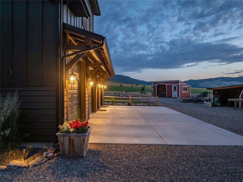 Gallatin Gateway, Montana, 59730, United States, 4 Bedrooms Bedrooms, ,3.5 BathroomsBathrooms,Residential,Forsale,1894829