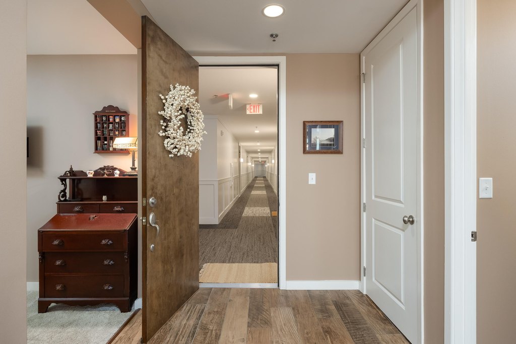 Chattanooga, Tennessee, 37405, United States, 2 Bedrooms Bedrooms, ,2 BathroomsBathrooms,Residential,Forsale,1922187