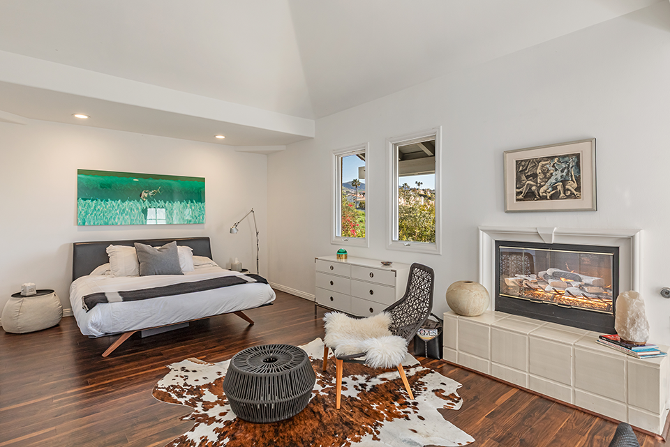 Malibu, California, 90265, United States, 2 Bedrooms Bedrooms, ,3 BathroomsBathrooms,Residential,Forsale,1904951