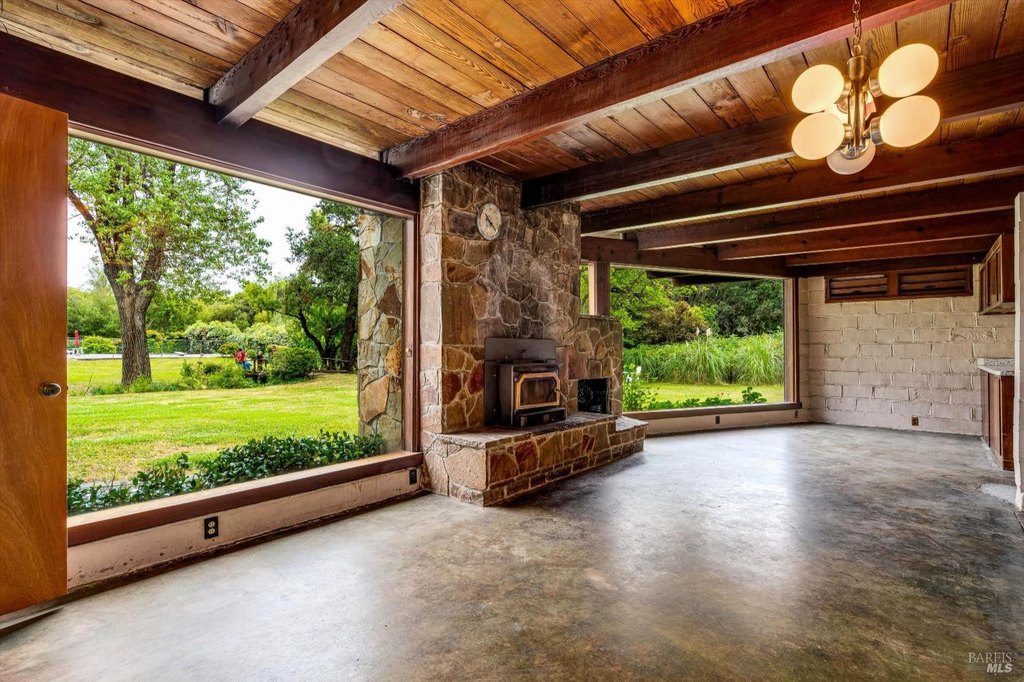 Santa Rosa, California, 95404, United States, 3 Bedrooms Bedrooms, ,1.5 BathroomsBathrooms,Residential,Forsale,1934051